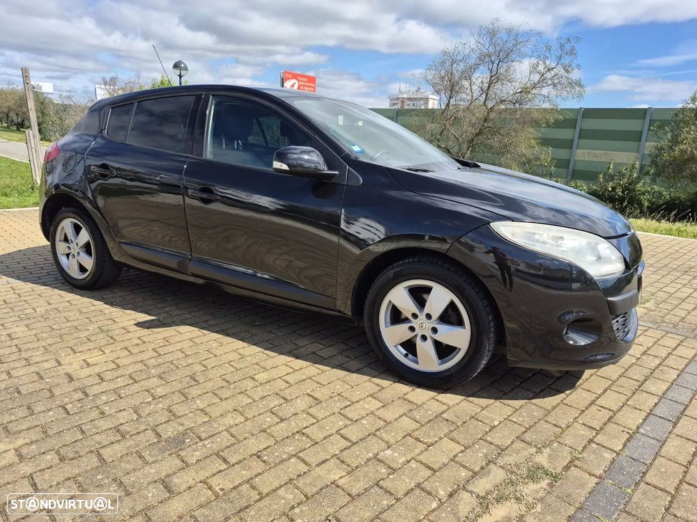 Renault Mégane 1.5 dCi Dynamique SS - 3