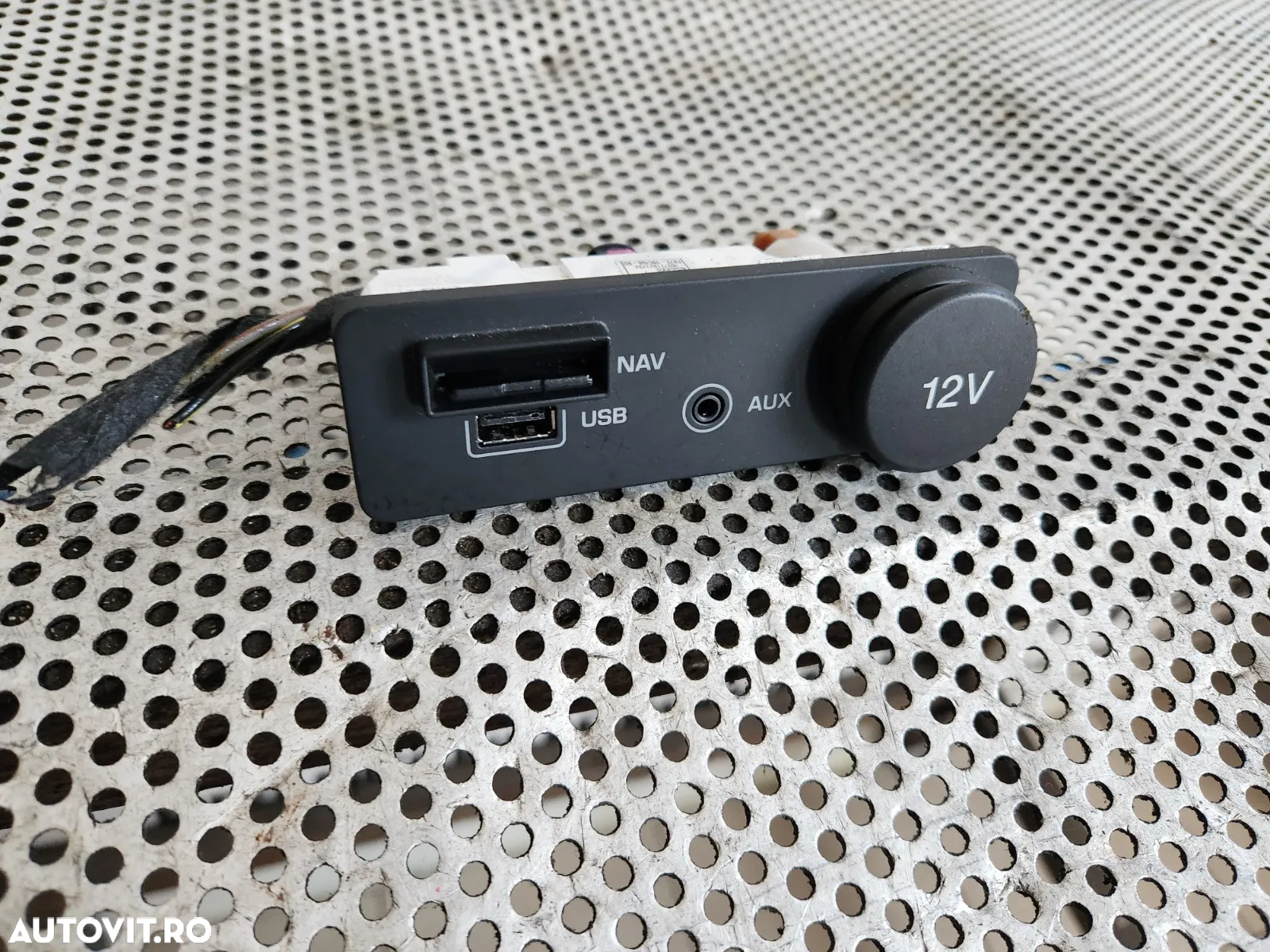 Modul Auxiliar USB Bricheta Land Rover Range Rover Evoque Discovery Sport Jaguar E/F Pace Dezmembrez Range Rover Evoque Facelift An 2015-2016-2017-2018-2019 2.0 D Automat 4x4 Volan Stanga - Dezmembrari Arad - 3