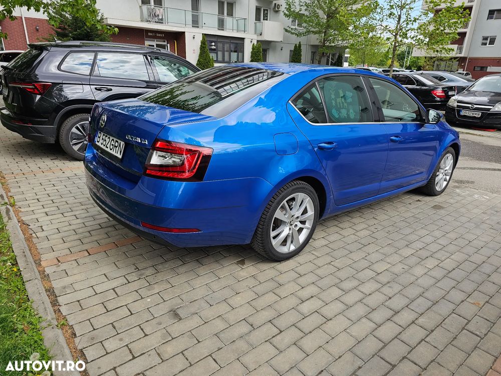 Skoda Octavia 2.0 TDI DSG Style - 3