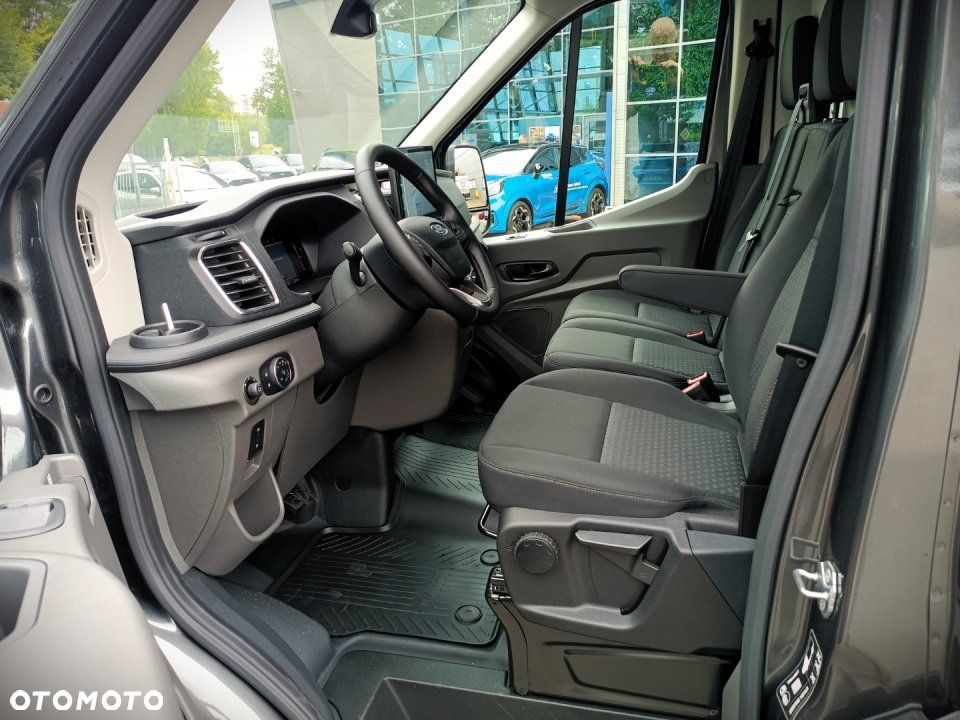 Ford Transit - 12
