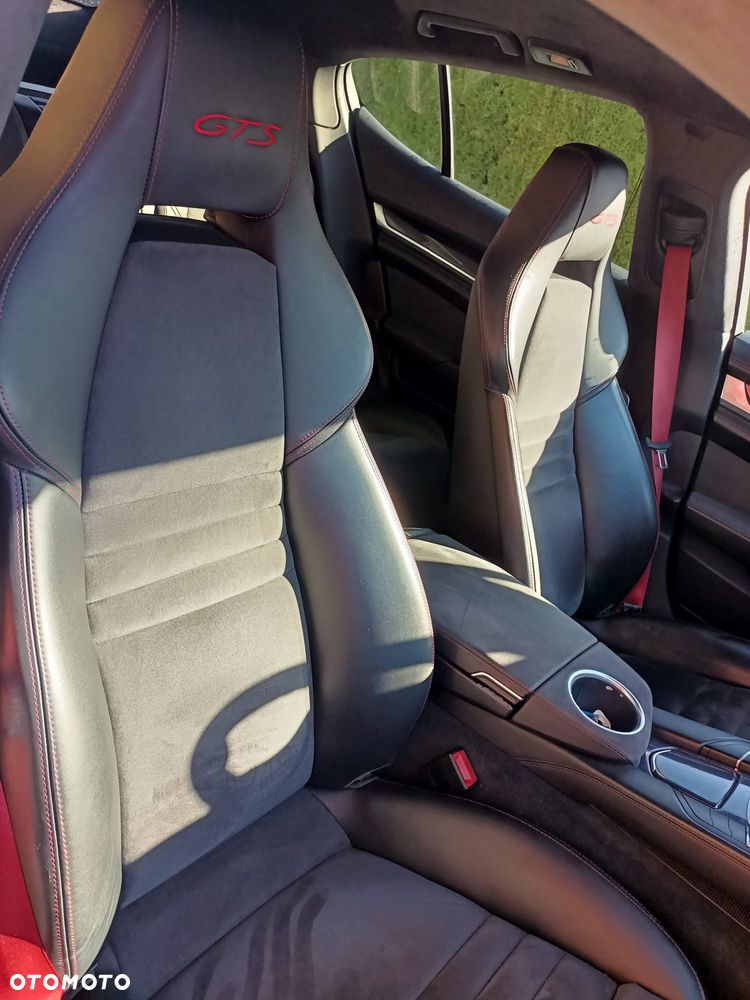 Porsche Panamera GTS PDK - 8