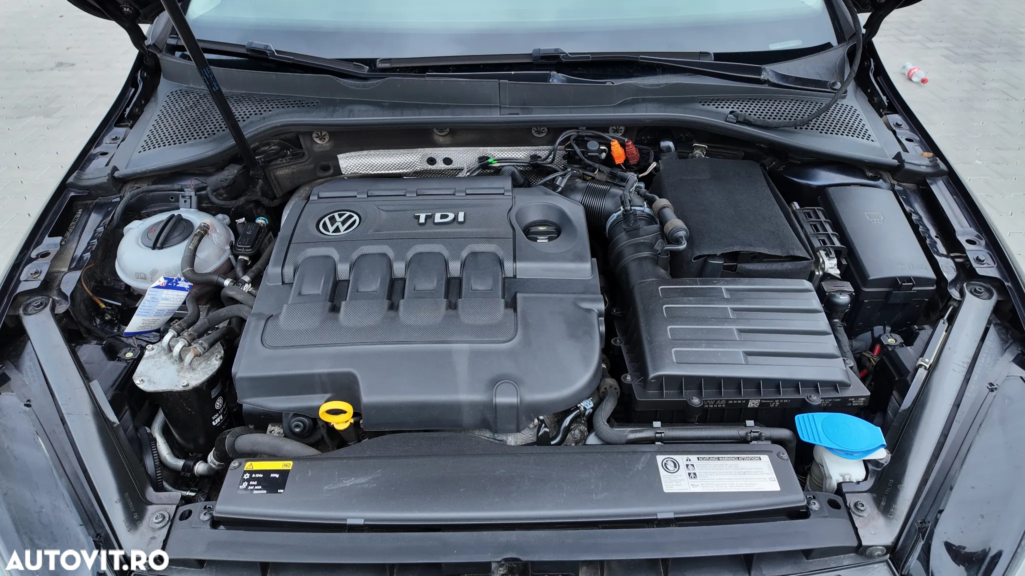 Volkswagen Golf 2.0 BlueTDI DSG Highline - 19