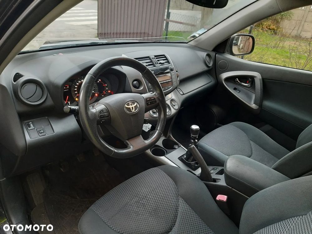 Toyota RAV4 2.2 D-4D 4x2 - 19
