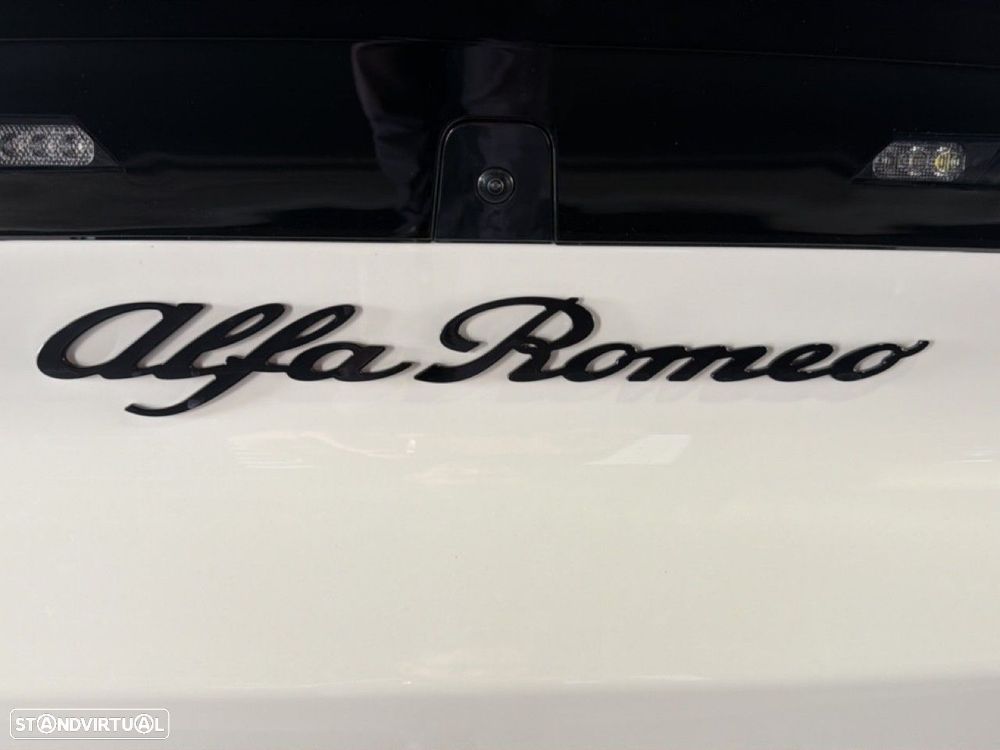Alfa Romeo Junior Elletrica 50 kWh - 4