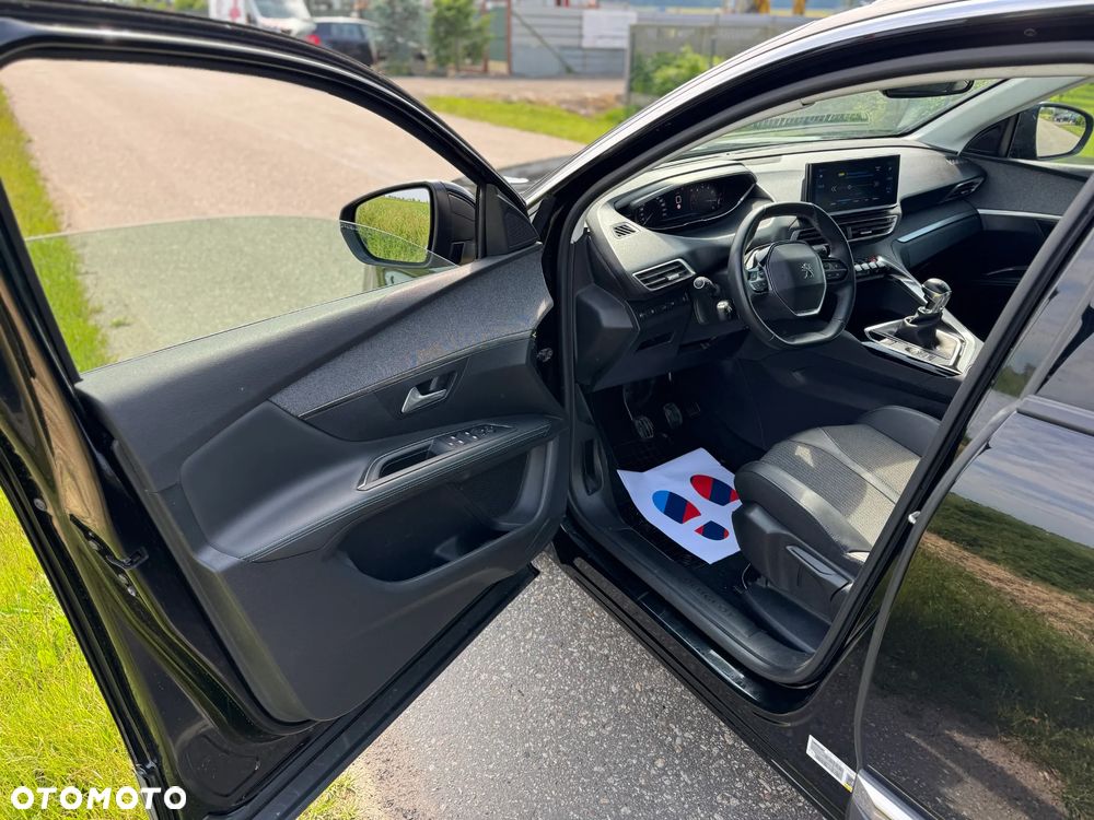 Peugeot 3008 1.2 PureTech Allure S&S - 25
