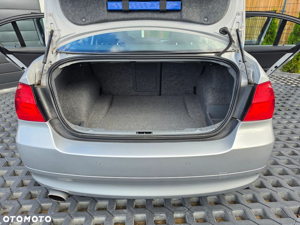 BMW Seria 3 318d DPF - 22