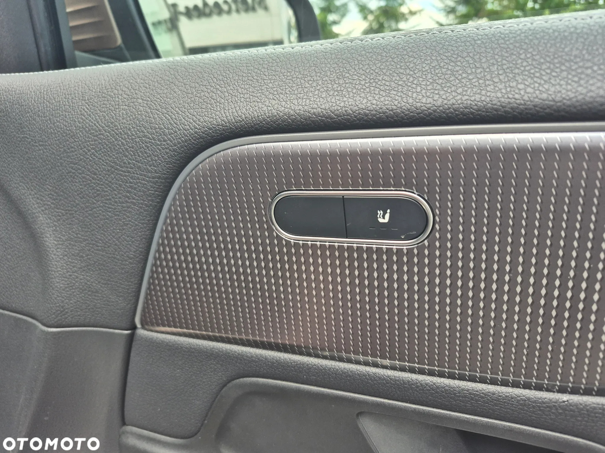 Mercedes-Benz GLA 200 4-Matic Progressive - 32
