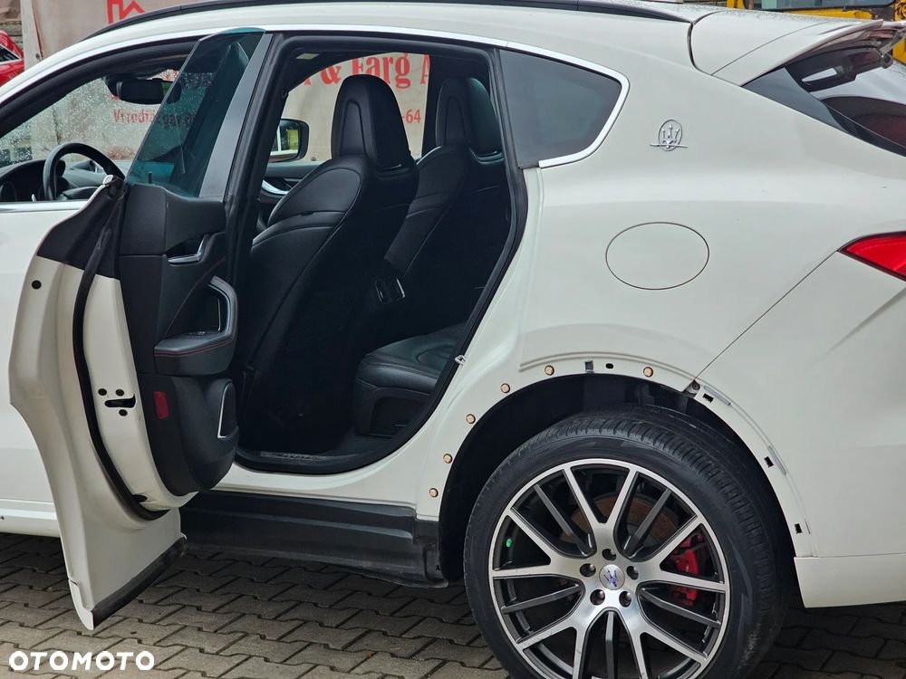 Maserati Levante S Q4 GranSport - 10