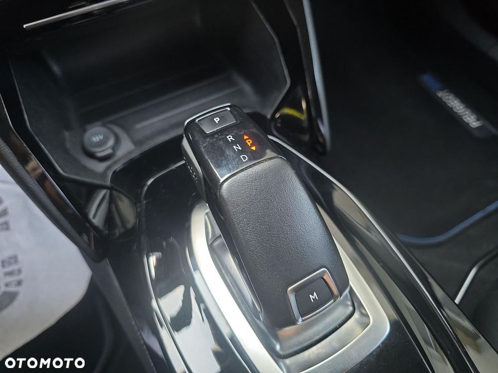 Peugeot 2008 1.5 BlueHDi Allure Pack S&S EAT8 - 21