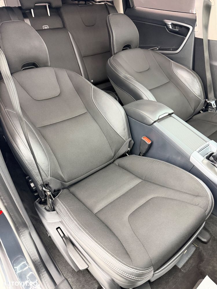 Volvo XC 60 D4 Momentum - 23