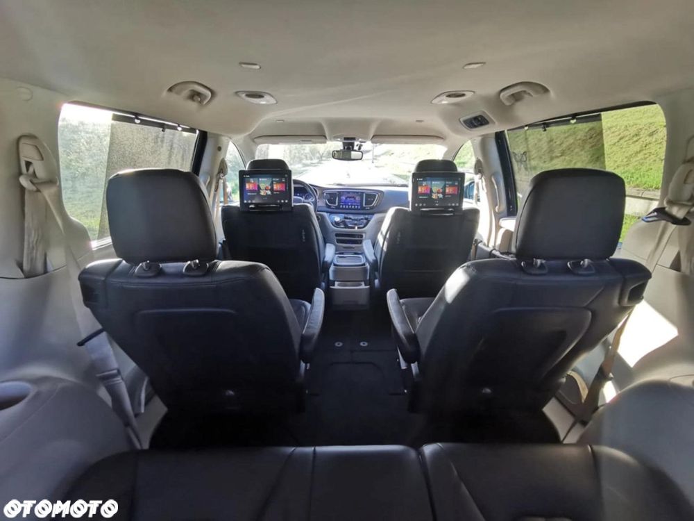 Chrysler Pacifica - 7
