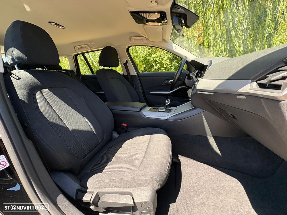 BMW 320 e Aut. Advantage - 36