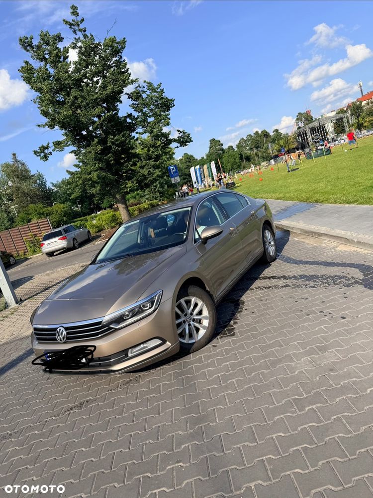 Volkswagen Passat - 4