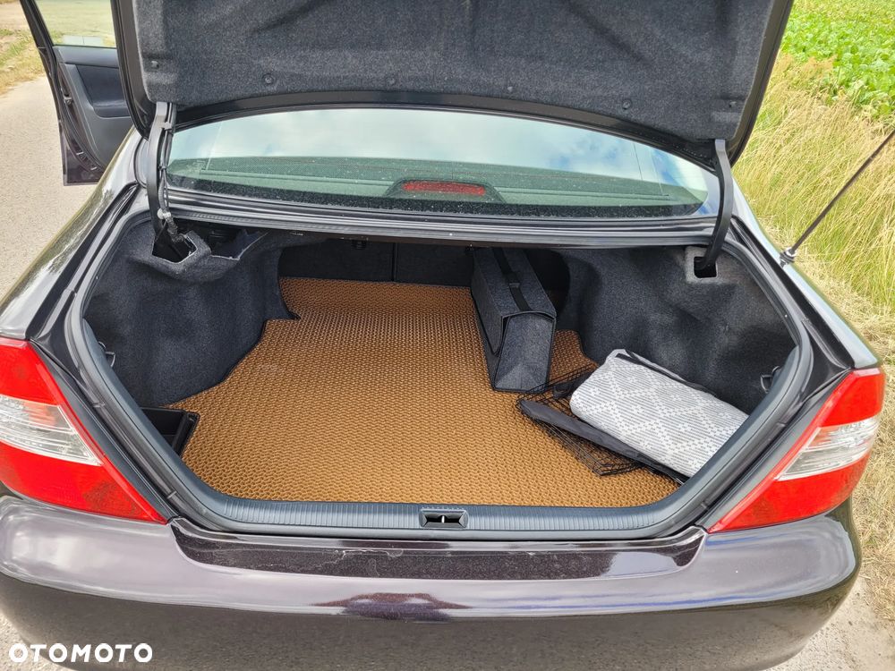 Toyota Camry 2.4 VVT-i - 12