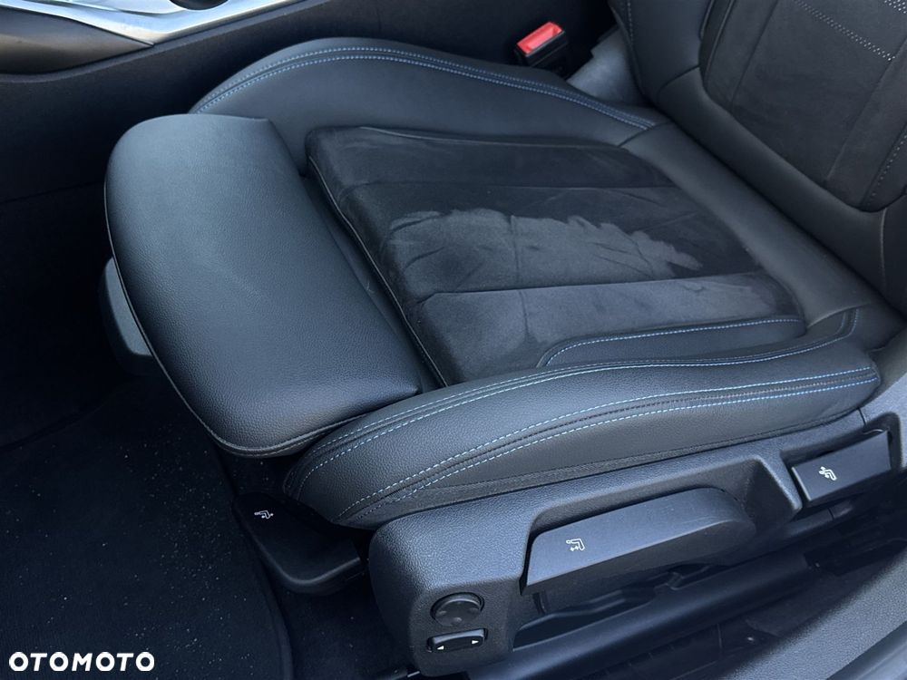 BMW Seria 3 320d xDrive - 21