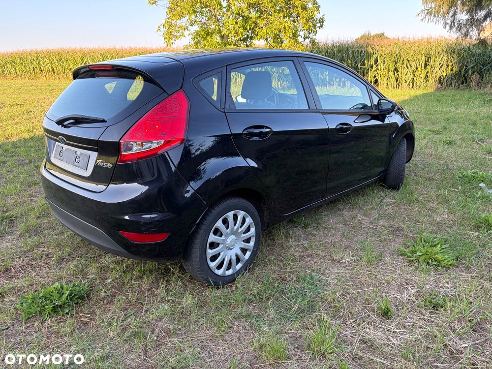 Ford Fiesta 1.25 Ambiente - 2