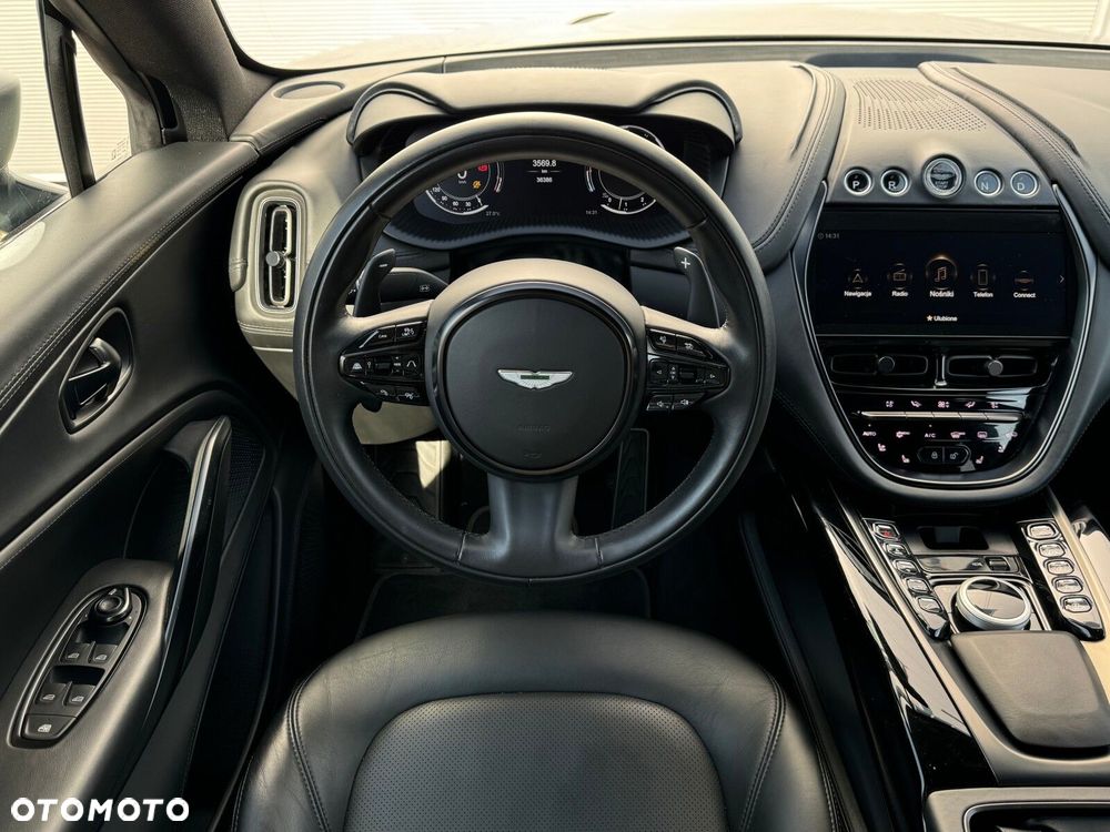 Aston Martin DBX - 5