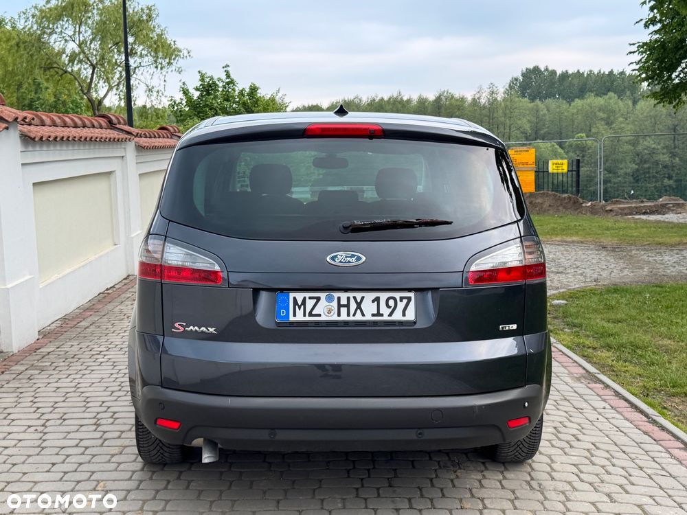 Ford S-Max - 12