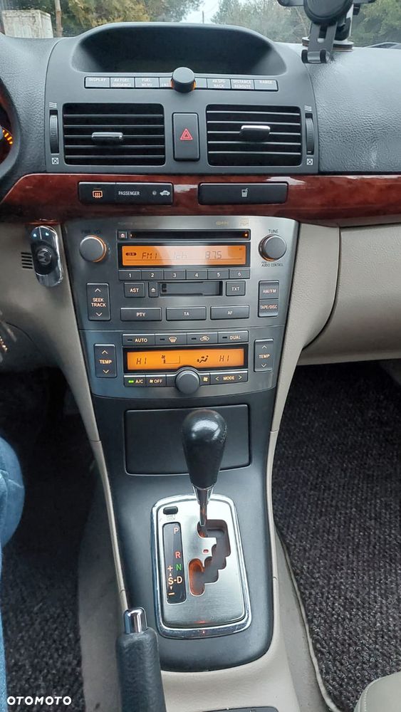 Toyota Avensis 2.0 VVT-i Sol - 11