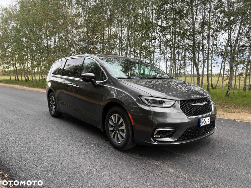 Chrysler Pacifica - 1