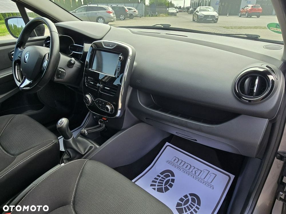 Renault Clio - 26