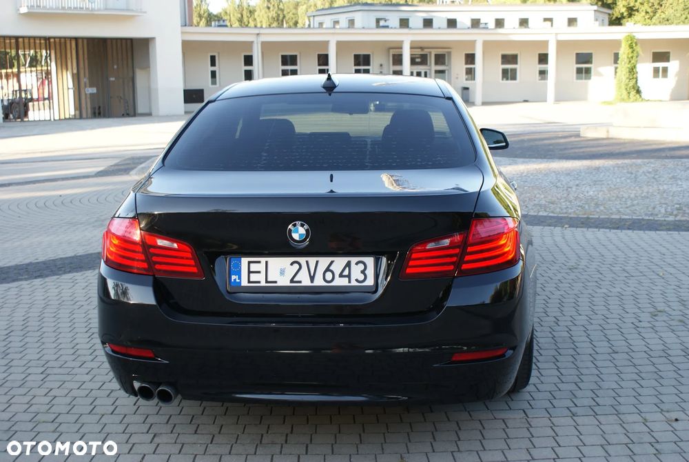 BMW Seria 5 528i Sport-Aut Luxury Line - 13