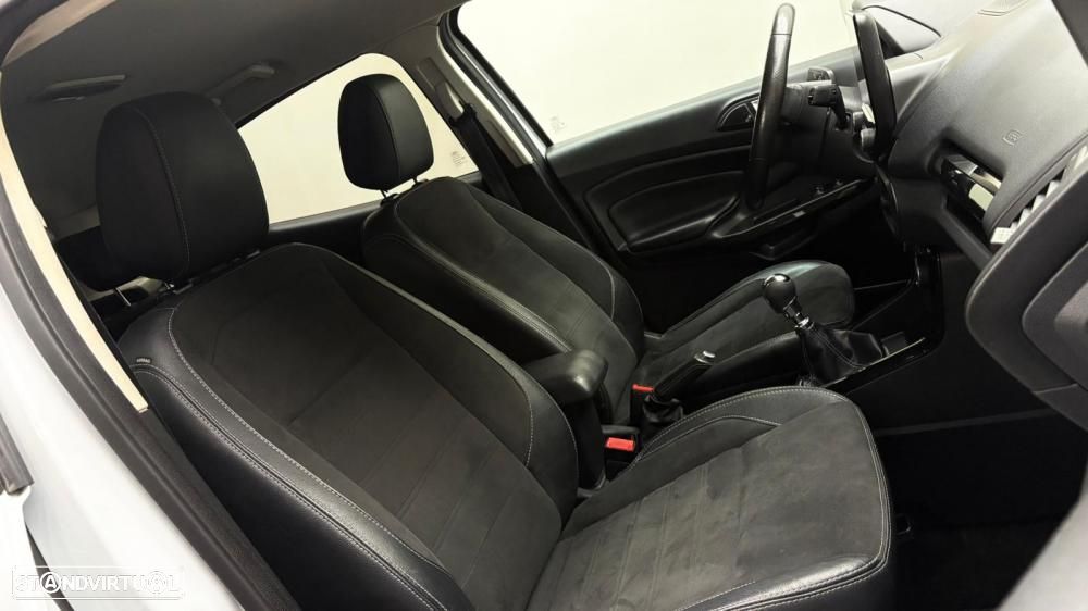 Ford EcoSport 1.0 EcoBoost ST-Line Black Edition - 29