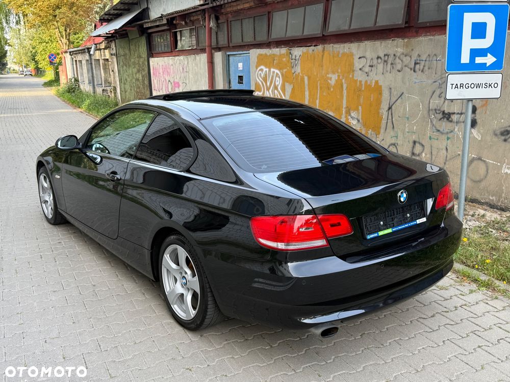 BMW Seria 3 320i - 5