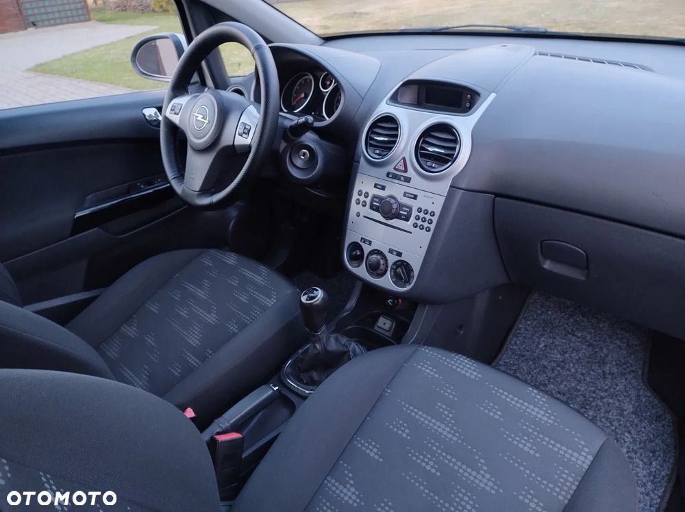 Opel Corsa 1.2 16V Cosmo - 33