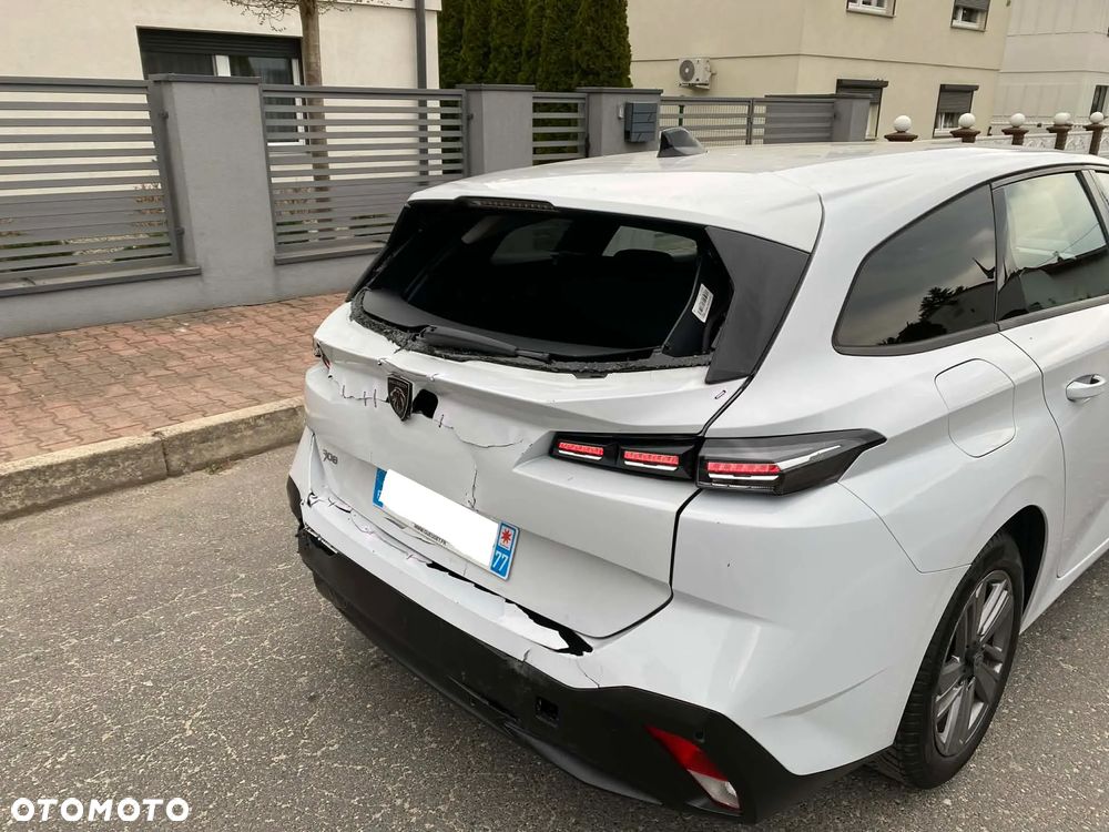 Peugeot 308 PureTech 130 EAT8 Active Pack - 27