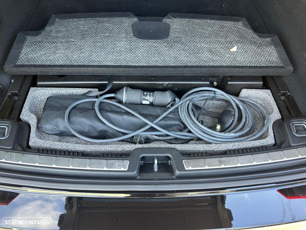 Volvo XC 60 2.0 T6 PHEV Black Edition AWD - 36
