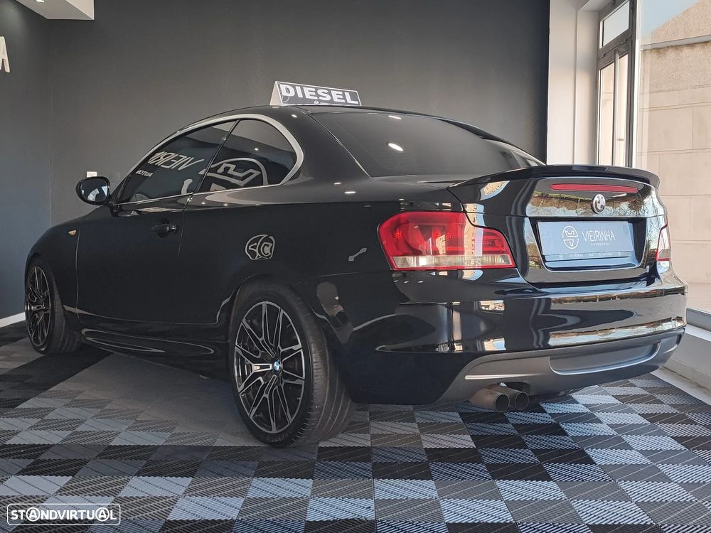 BMW 118 d Limited Edition Lifestyle c/ M Sport Pack - 17