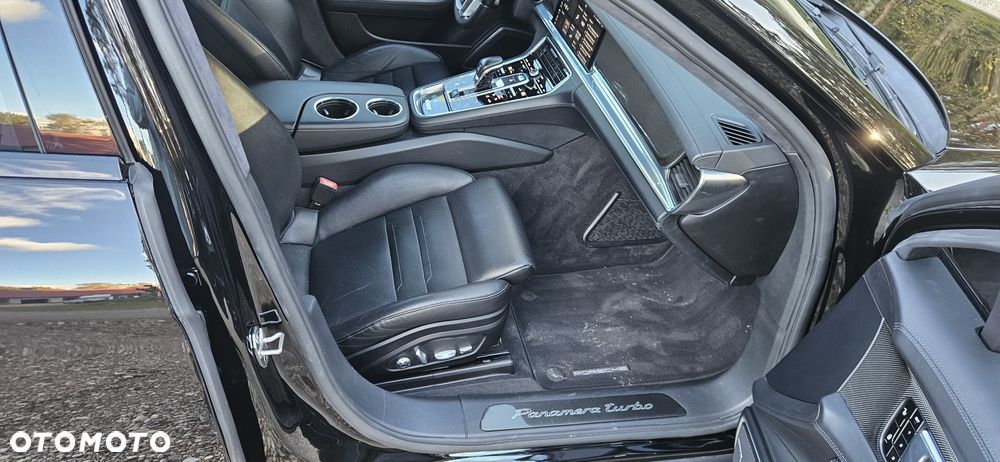 Porsche Panamera Turbo Executive - 26