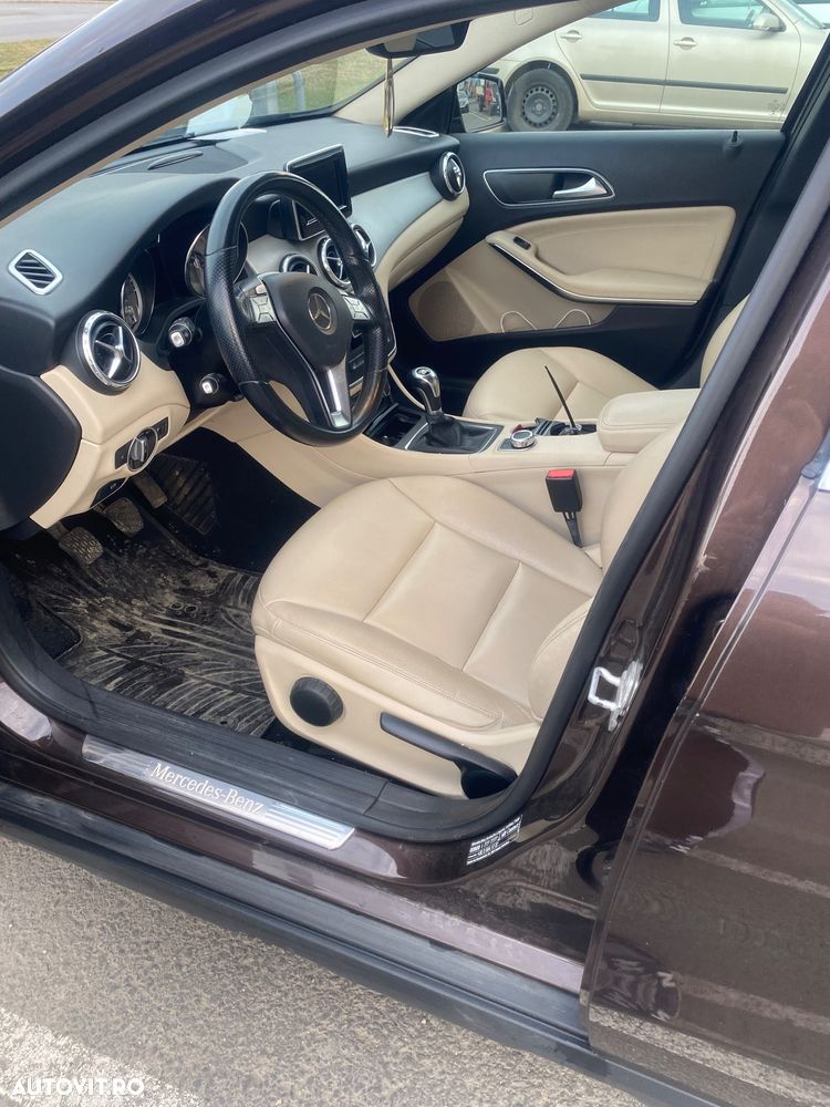 Mercedes-Benz GLA 200 (CDI) d - 21