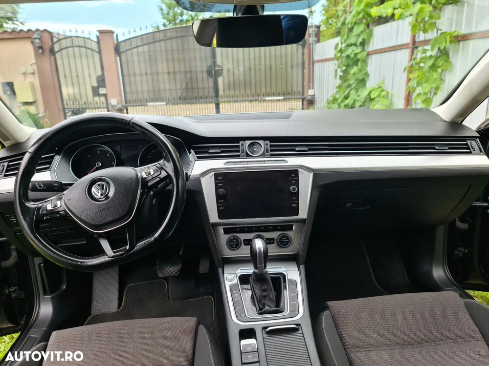 Volkswagen Passat 2.0 TDI DSG Comfortline - 9