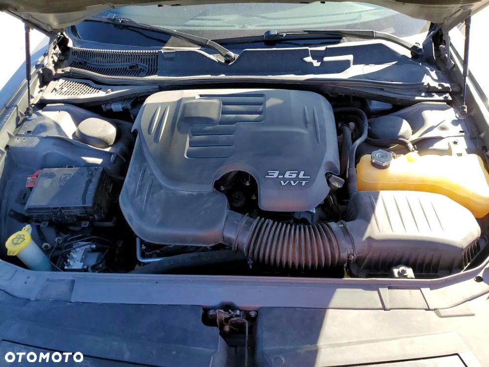 Dodge Challenger - 11