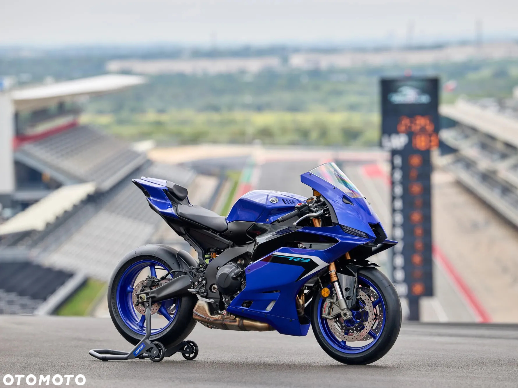 Yamaha R9 - 10