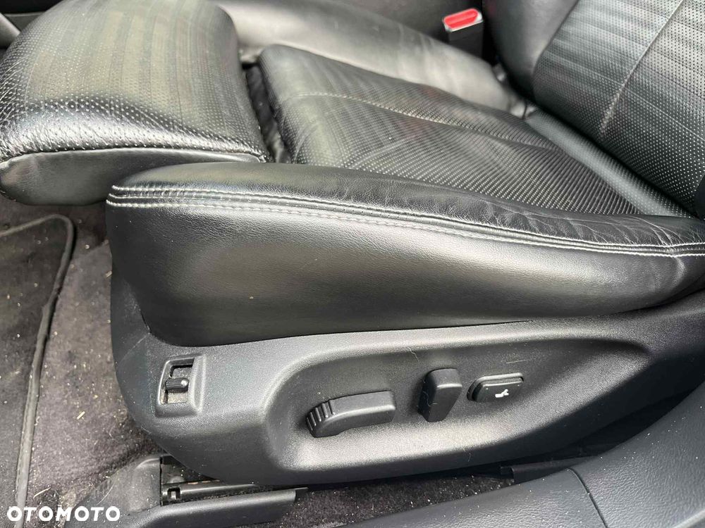 Infiniti Q50 Hybrid AWD - 12