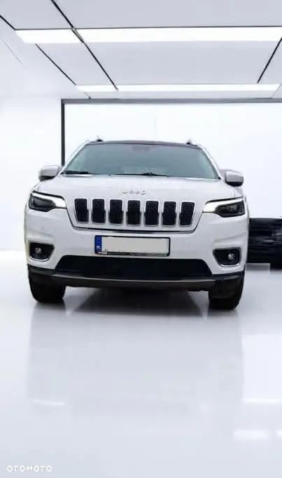 Jeep Cherokee - 1
