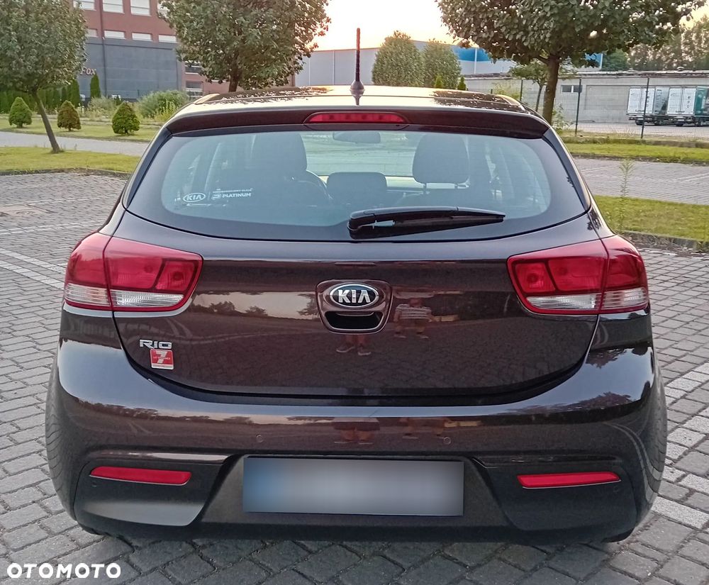 Kia Rio 1.2 XL - 24