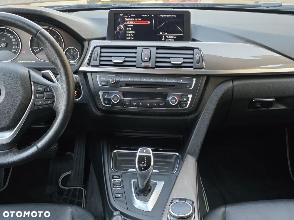 BMW Seria 3 330d Sport-Aut Blue Performance Modern Line - 20
