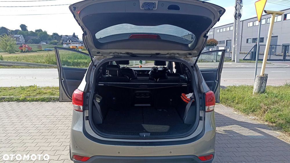 Kia Carens - 4