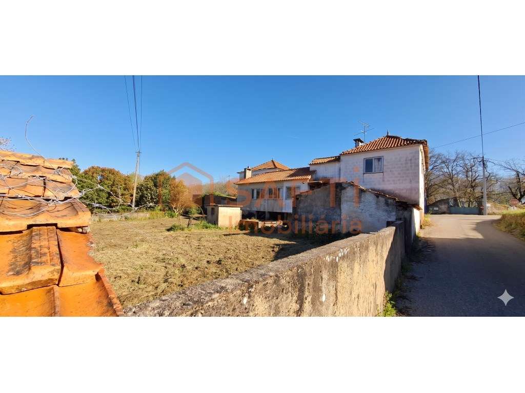 Excelente casa para ser recuperada - Grande imagem: 2/34