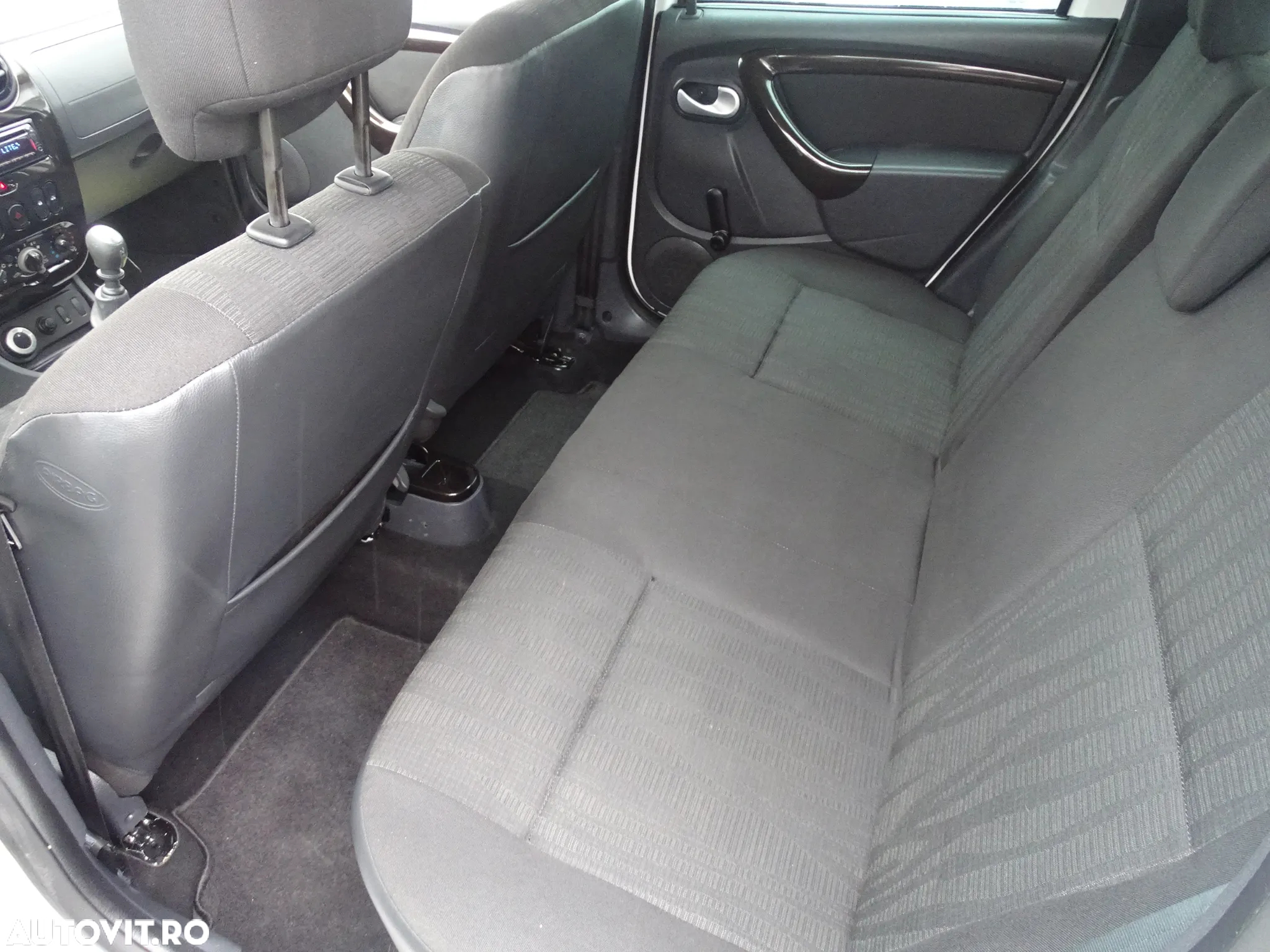 Dacia Duster 1.5 dCi 4x4 Laureate - 11