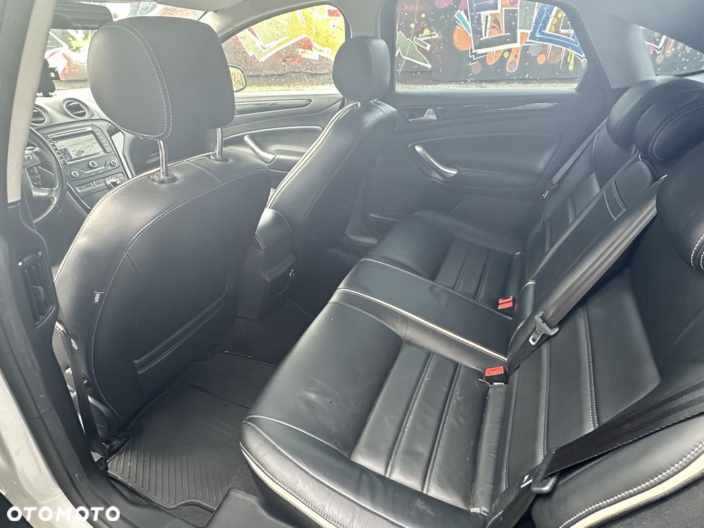 Ford Mondeo 2.0 EcoBoost Titanium X - 24