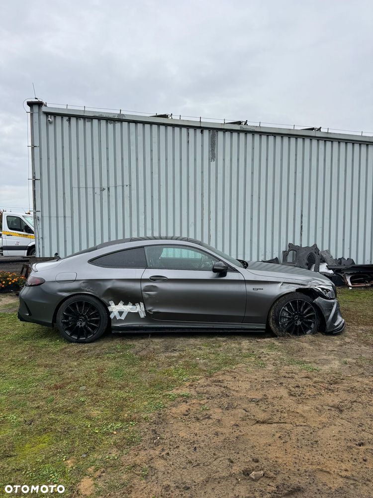 Mercedes-Benz Klasa C AMG 43 Coupe 4Matic 9G-TRONIC Night Edition - 35