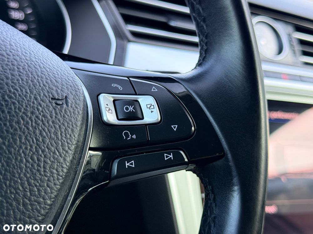 Volkswagen Passat - 26