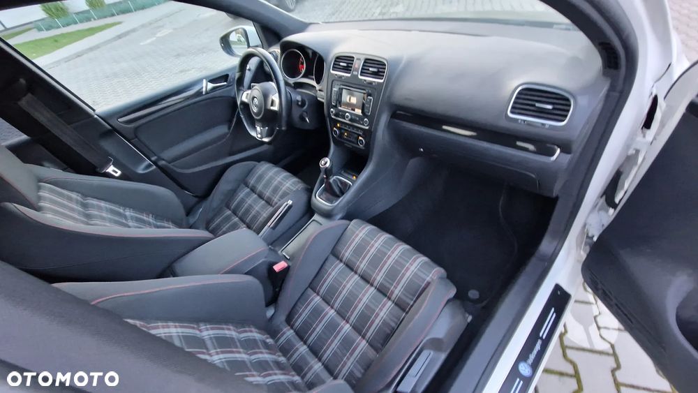 Volkswagen Golf 2.0 TSI GTI - 25