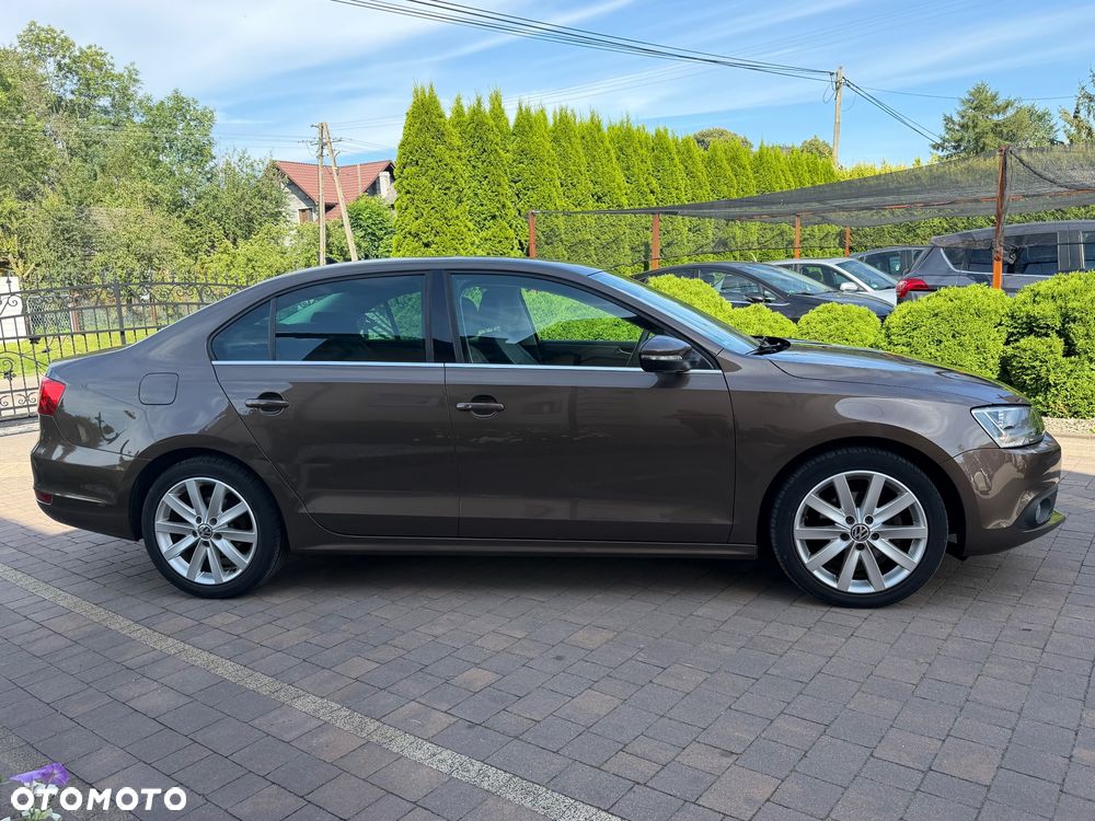 Volkswagen Jetta 1.6 TDI DSG Highline - 17