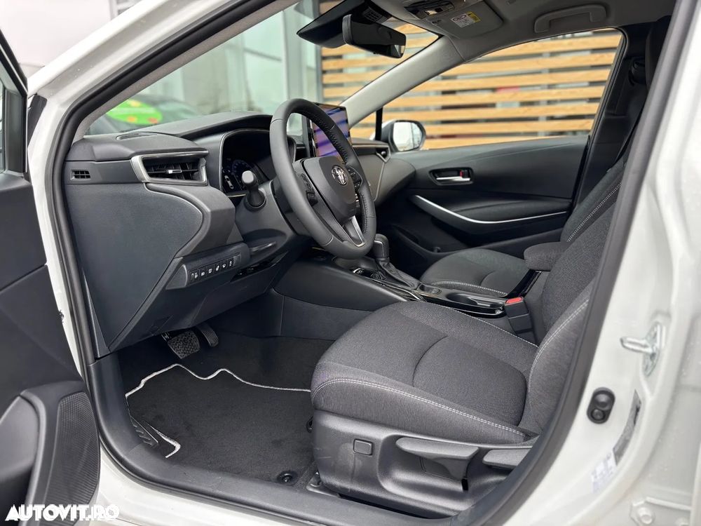 Toyota Corolla 1.8 Hybrid Business Edition - 9